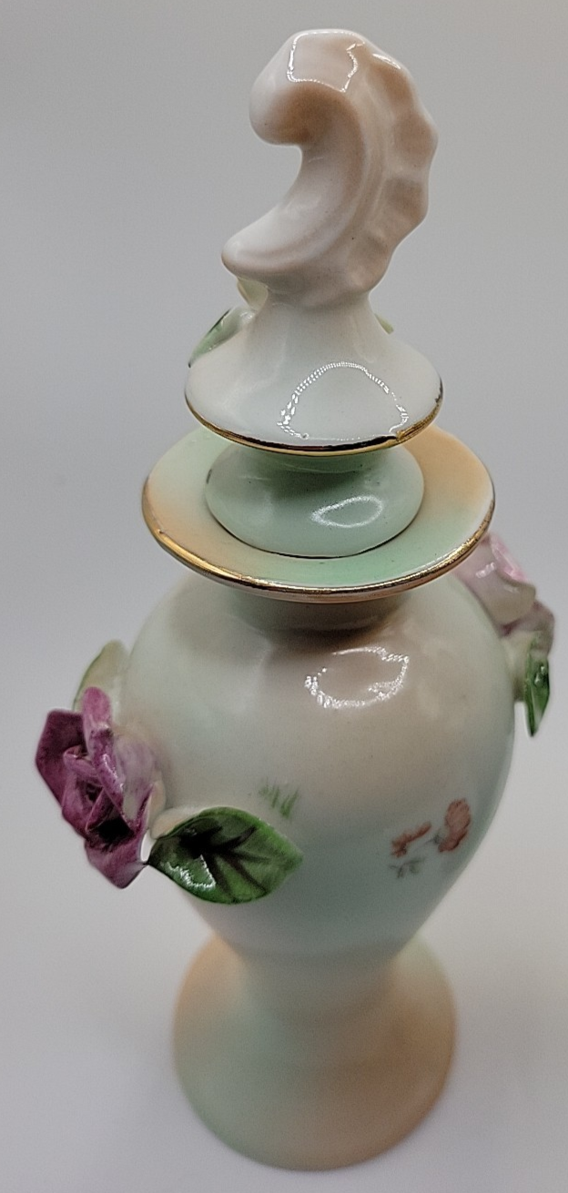 VINTAGE PAUL'S GIFTS PAIR VANITY PERFUME ESSENTIAL OIL PORCELAIN DECANTERS NOS