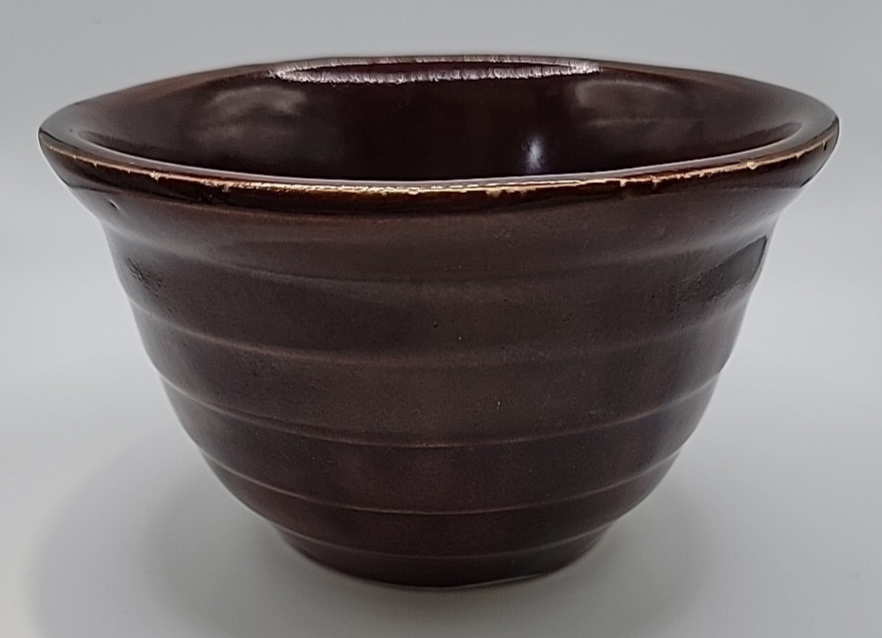 Vintage USA Monmouth Stoneware Maple Leaf Beehive Nesting Bowl Brown 5 Inch