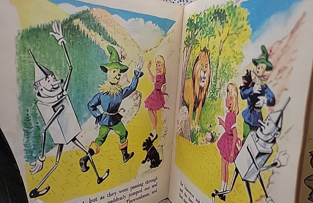 Book & Record 'The Wizard Of Oz' 1970's by Peter Pan Recs 45 RPM w Book