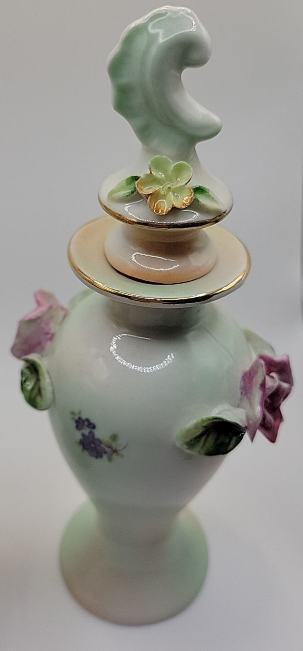 VINTAGE PAUL'S GIFTS PAIR VANITY PERFUME ESSENTIAL OIL PORCELAIN DECANTERS NOS