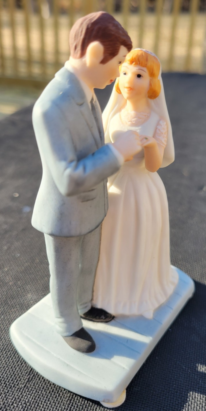 Vintage Norman Rockwell BRIDE AND GROOM Figurine 1989