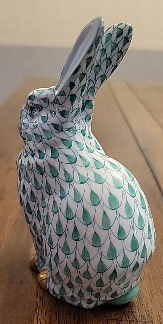 Vintage Herend Single Sitting Rabbit Green Fishnet