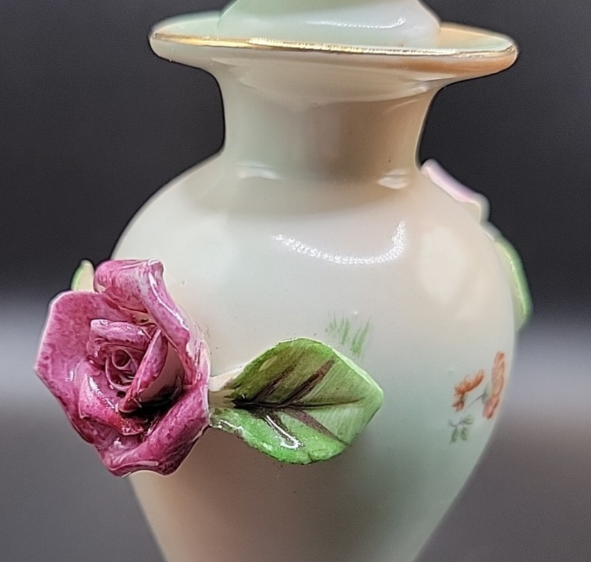 VINTAGE PAUL'S GIFTS PAIR VANITY PERFUME ESSENTIAL OIL PORCELAIN DECANTERS NOS
