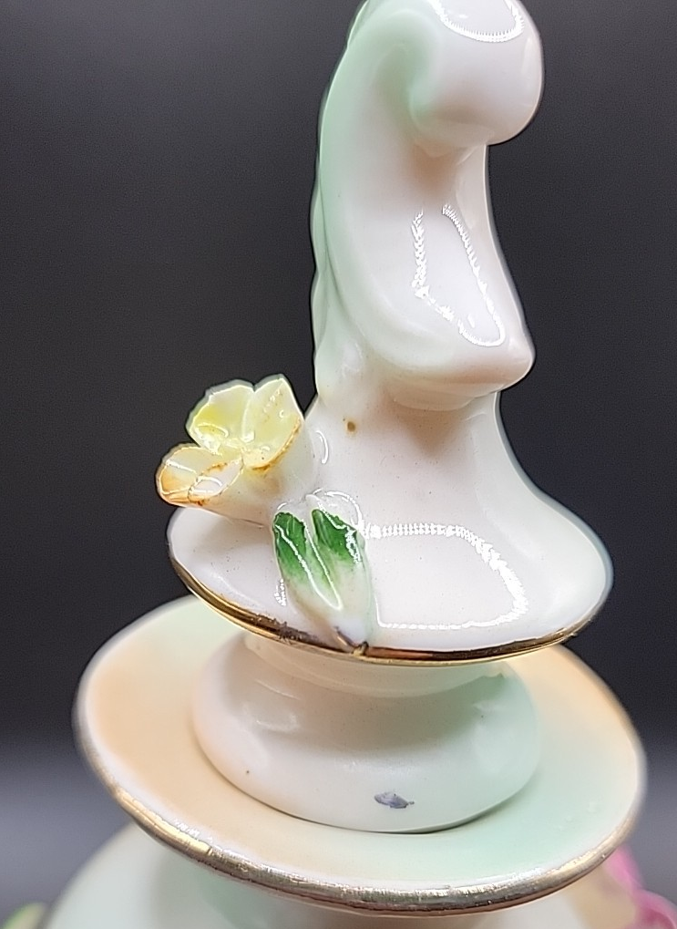 VINTAGE PAUL'S GIFTS PAIR VANITY PERFUME ESSENTIAL OIL PORCELAIN DECANTERS NOS