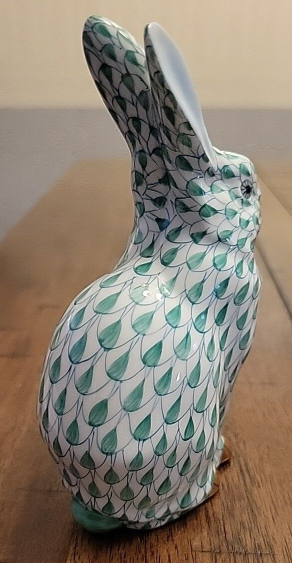 Vintage Herend Single Sitting Rabbit Green Fishnet