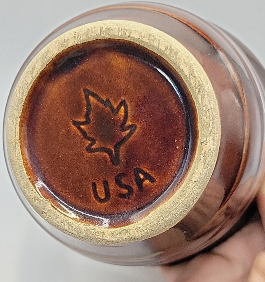 Vintage USA Monmouth Stoneware Maple Leaf Beehive Nesting Bowl Brown 5 Inch