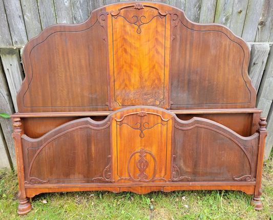 Vintage Full Size Bed Frame Set in Dual Wood Tones Carvings