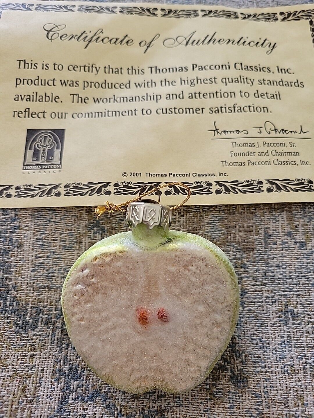 2001 Thomas Pacconi Classics, Tree Ornament Frosted Sliced Apple