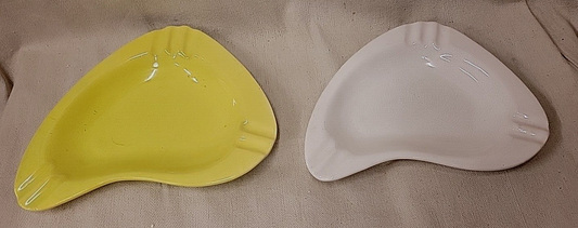 Cool Pair of Boomerang Atomic 1950's Mid-Century Modern Ceramic Ashtrays