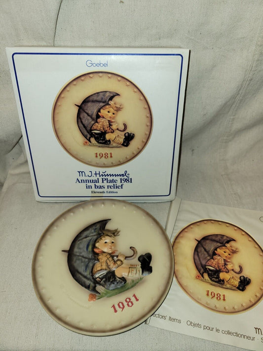 Vintage Hummel Goebel Plate Bas-Relief 1981 #274 Umbrella Boy Boxed NOS